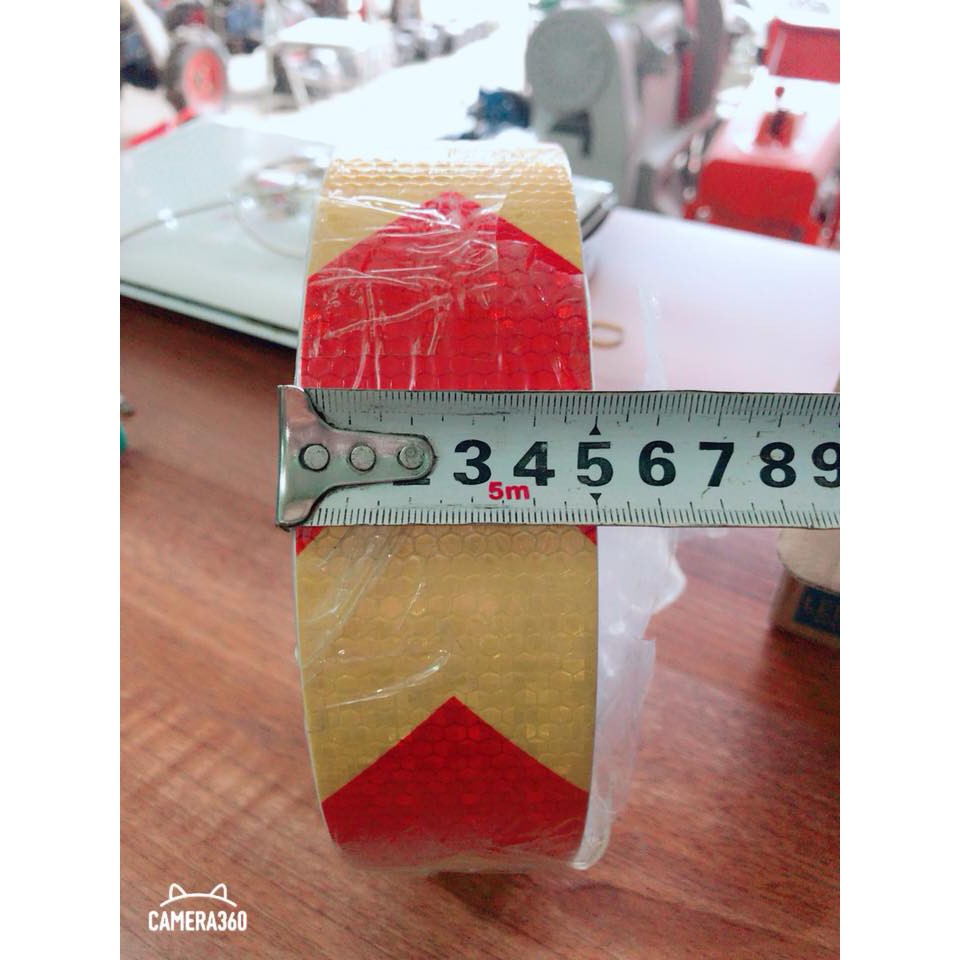 Băng keo phản quang mũi tên lớn