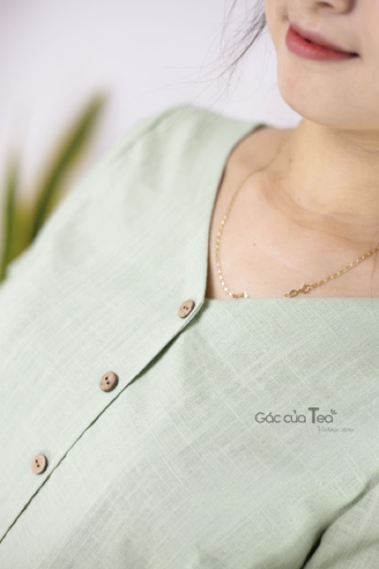 Áo kiểu xinh, áo dáng crop top vải LINEN cổ tim (có sẵn) - Gác của Tea | BigBuy360 - bigbuy360.vn