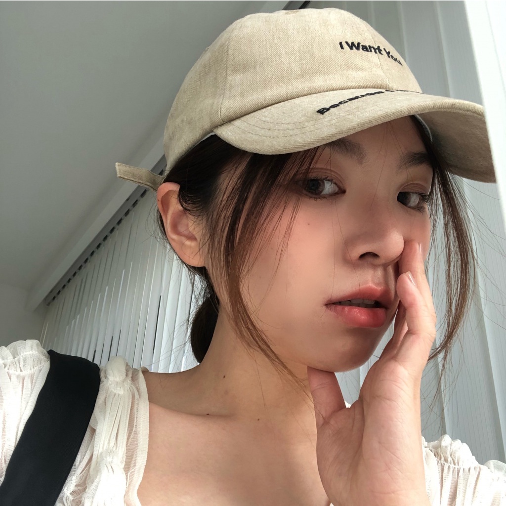 Miss Yan Mi Mũ Lưỡi Trai Viền Cong Họa Tiết Chữ Nhỏ Màu Đen Chất Lượng Tốt Phù Hợp Với Mọi Loại Da