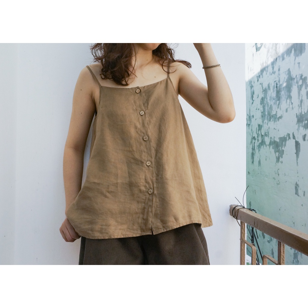 Áo dây hàng nút trước