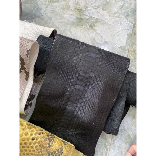 Da trăn indo bán nguyên con