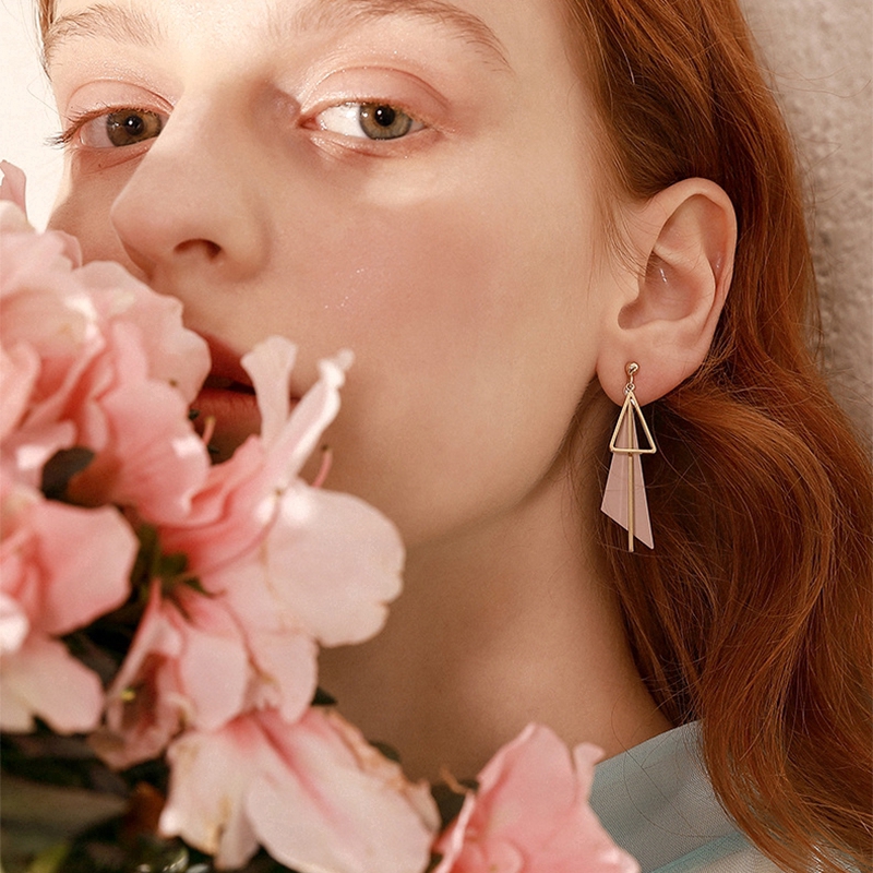 Bông tai nữ dáng dài hình tam giác thời trang xinh xắn