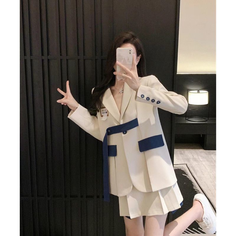 Bộ Áo Khoác + Chân Váy Ngắn Phối Màu Tương Phản Thời Trang Thu Đông Màu Sắc