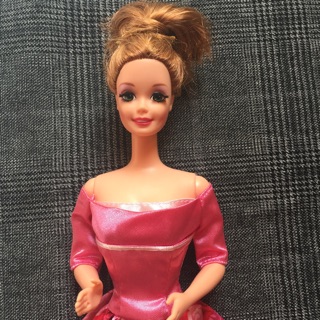 Búp bê barbie khớp ẩn