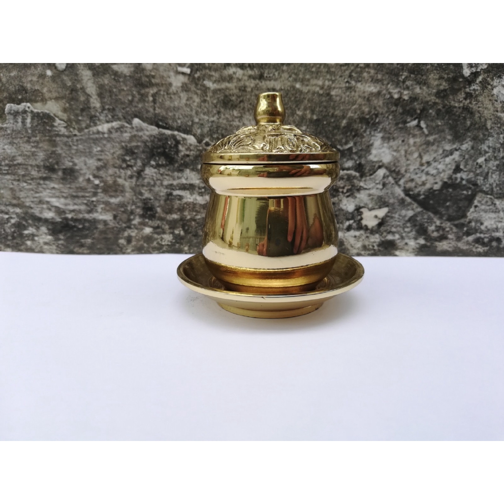 Chén nước nhỏ có nắp bằng đồng
