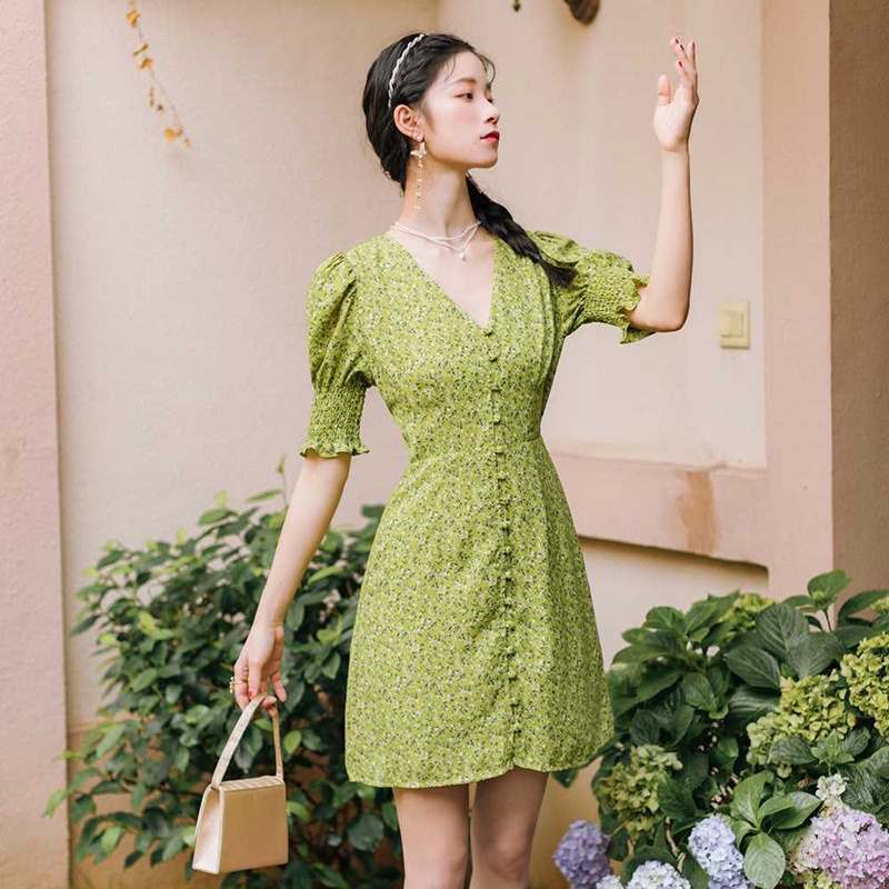 Đầm IELGY họa tiết hoa nhí cổ chữ v dáng ôm màu xanh lá thời trang cho nữ