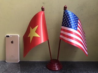 Cờ để bàn Việt nam và mỹ