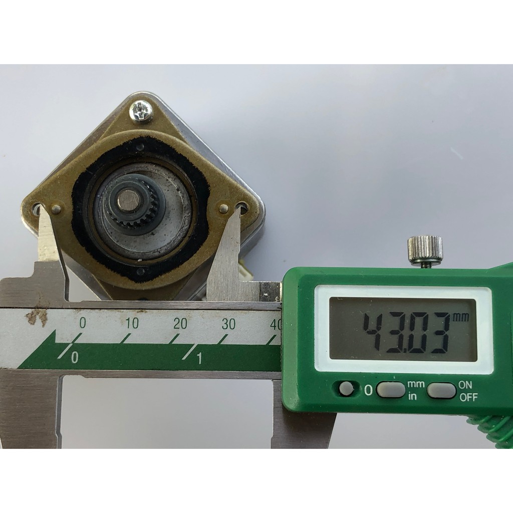 Động cơ bước 17PMK043P5V