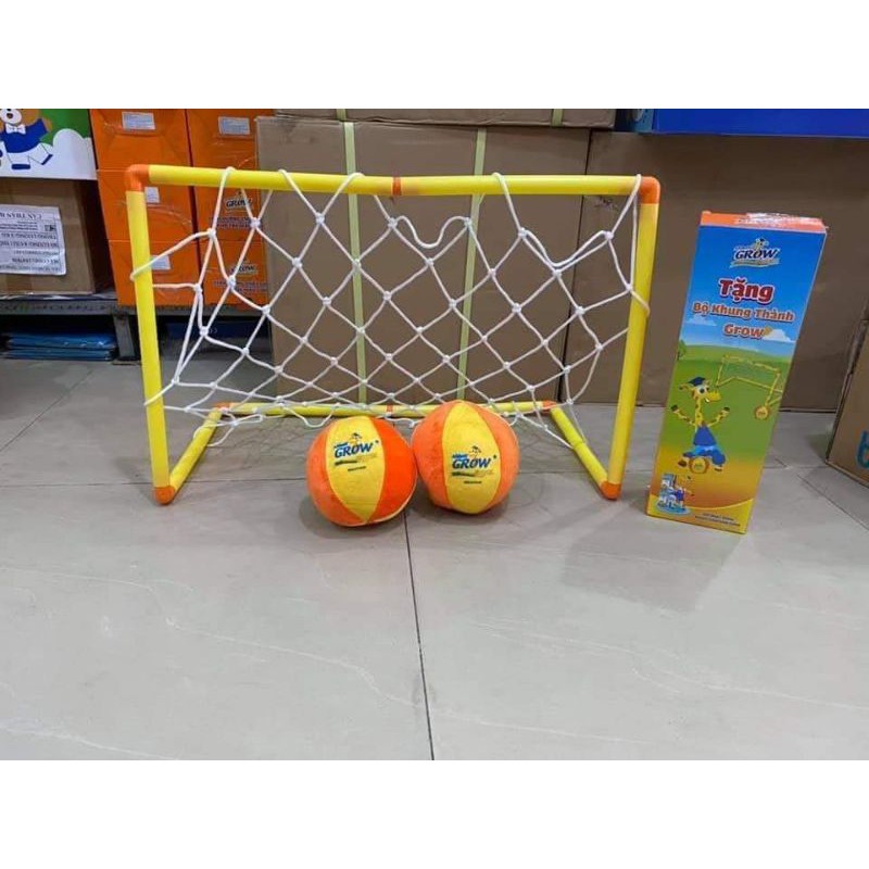 khung thành và bóng..