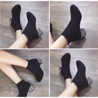 Bốt đá siêu cấp