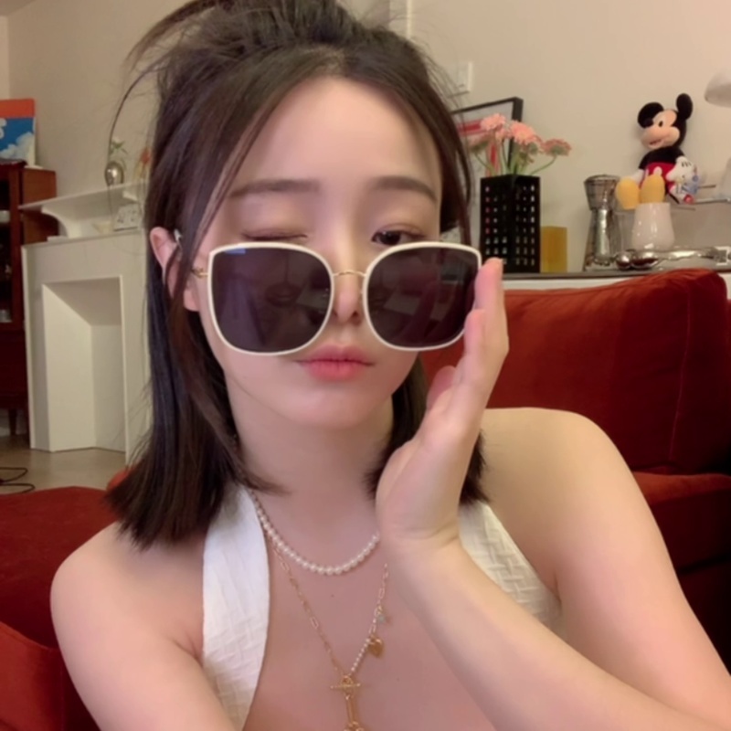 Kính Mát Màu Trắng Đen Chống Tia UV Phong Cách Hàn Quốc