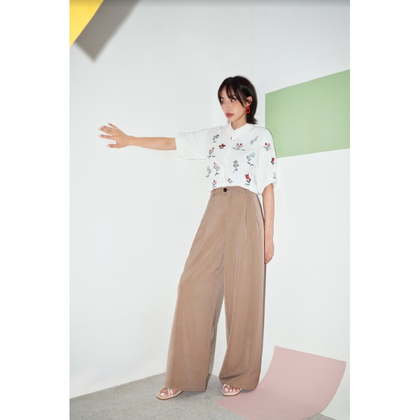 Áo sơ mi trắng basic thêu flowers names 1AO104  ADORE DRESS | BigBuy360 - bigbuy360.vn