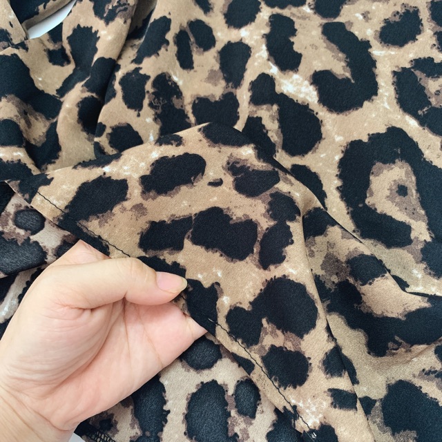 [ Mã WASTAPR giảm 10K đơn 50K] BÁN SỈ ÁO 2 DÂY CỔ V HỌA TIẾT DA BÁO | BigBuy360 - bigbuy360.vn