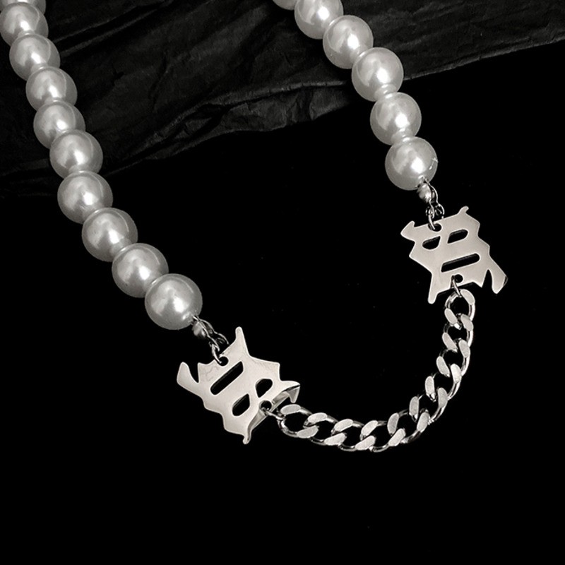 Dây chuyền ngọc trai mặt hình chữ cái phong cách đơn giản cá tính