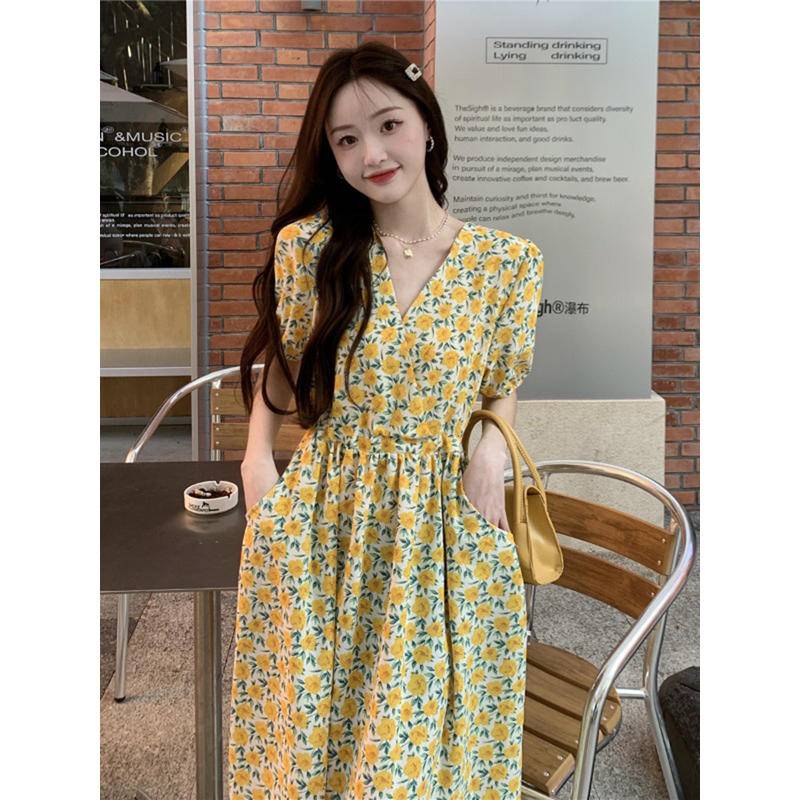 Đầm Dài Tay Ngắn Cổ Chữ V Họa Tiết Hoa Phong Cách Hong Kong Thời Trang Mùa Hè Mới Cho Nữ