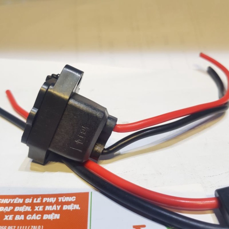 GIẮC SẠC VUÔNG CÓ NẮP KHÔNG NẮP XE ĐIỆN XE ĐẠP ĐIỆN GIA HUY