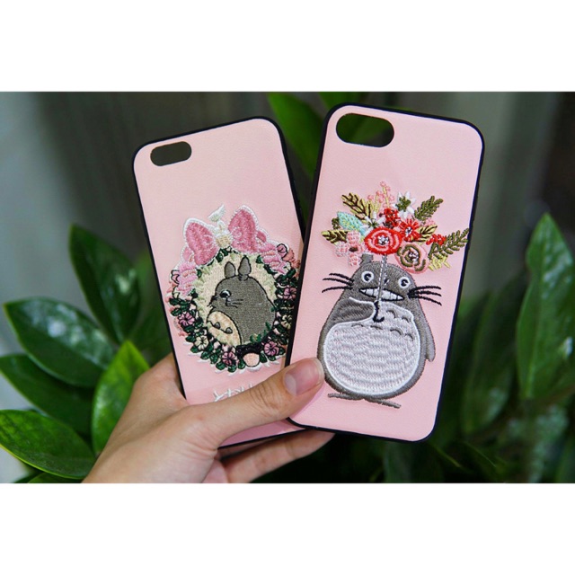 Ốp lưng da thêu hình TOTORO & HOA VĂN bằng chỉ vải