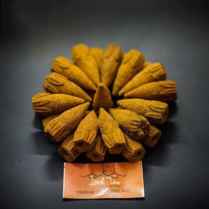 Thác khói trầm hương niêm hoa vi tiếu tay phật tặng 1 nụ trầm