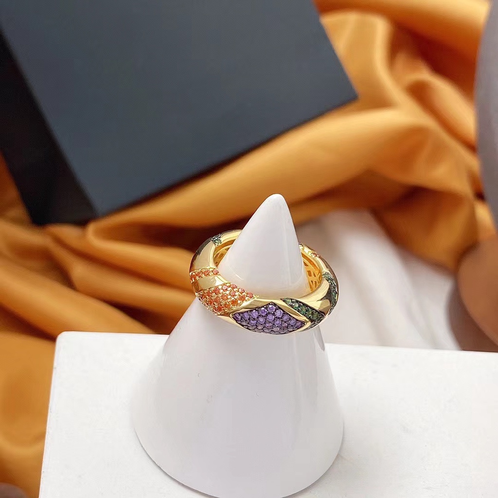 Một Nhà Từ Monaco Nhẫn Lớn Màu Vàng Kim Thời Trang Độc Đáo