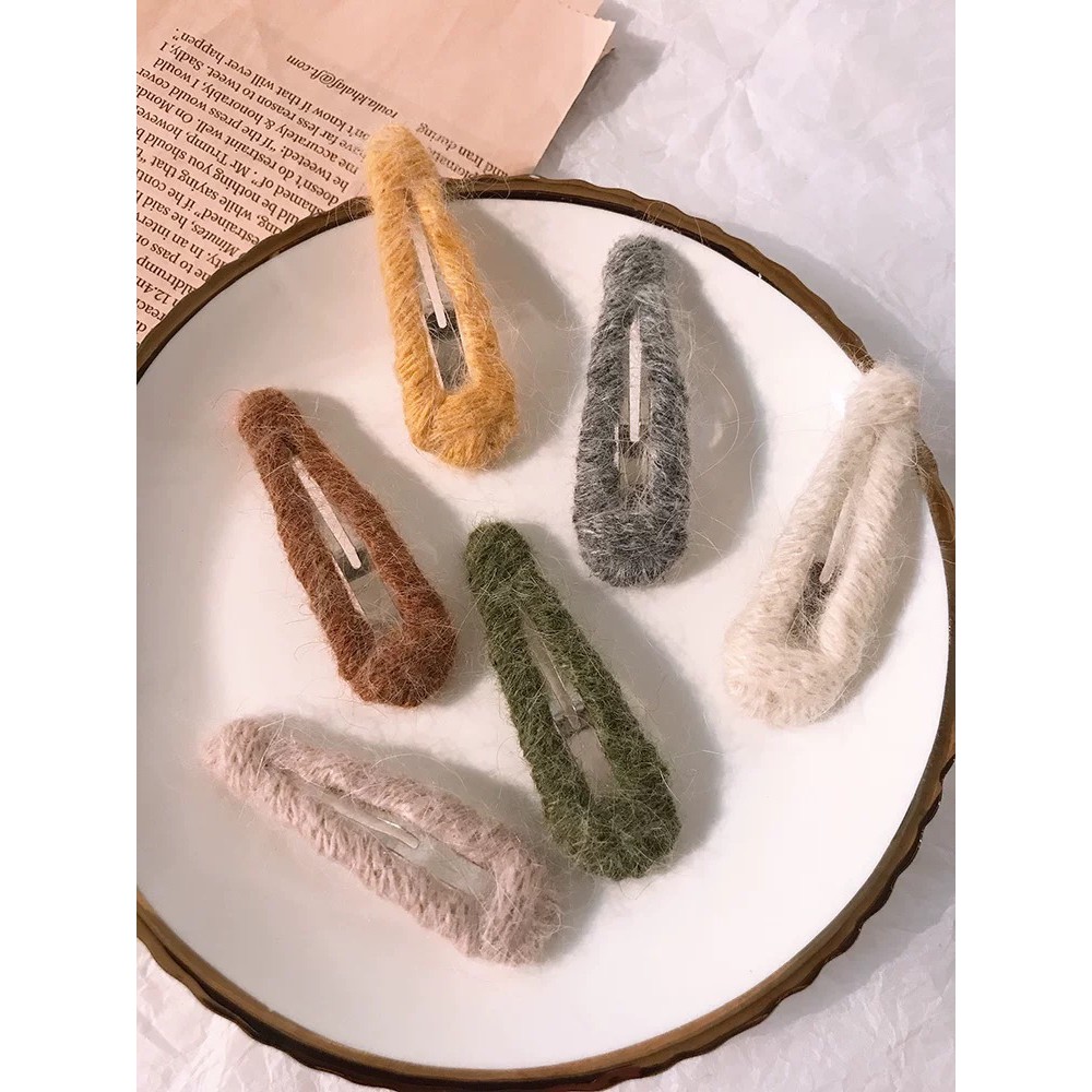 Kẹp tóc trang trí vải len xinh xắn cho nữ