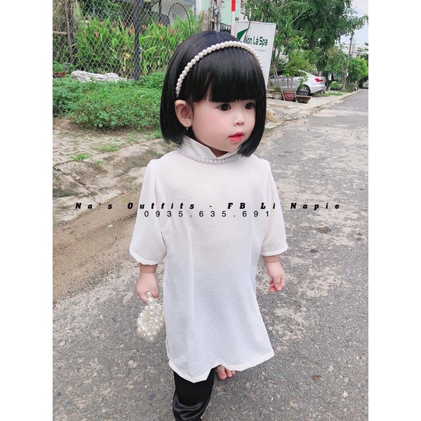 Áo dài trắng cho bé kèm mấn