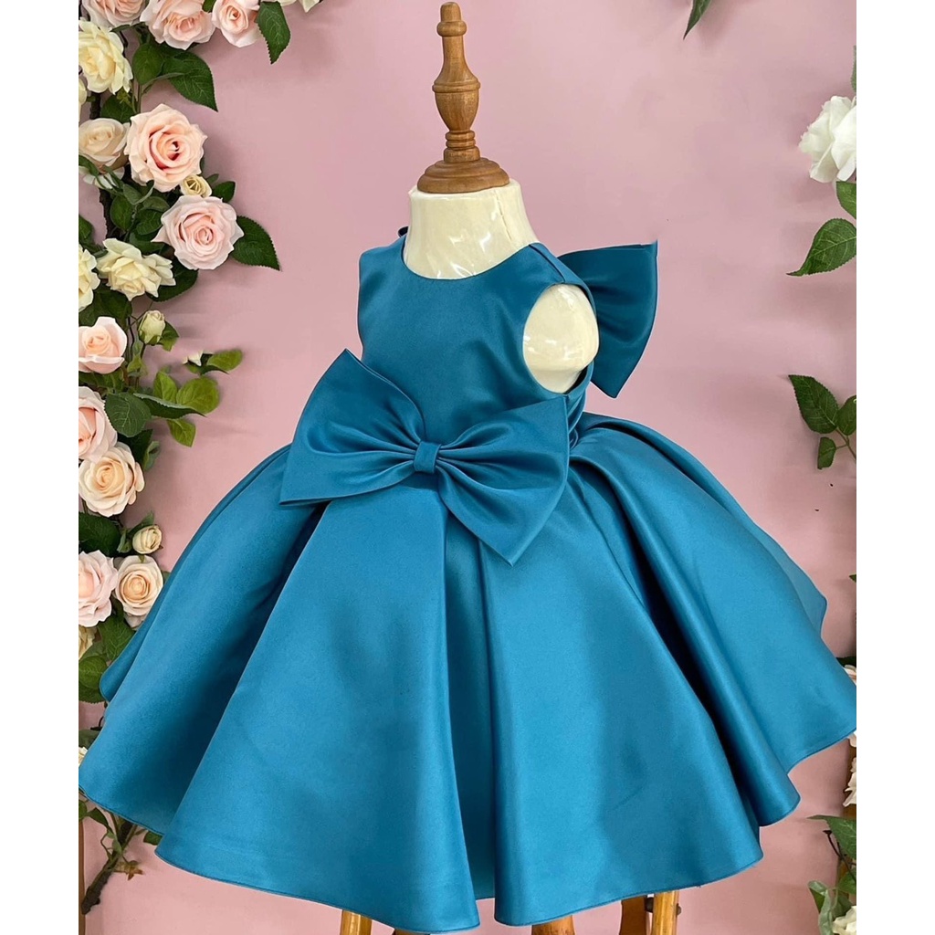 Váy công chúa sát tay nơ