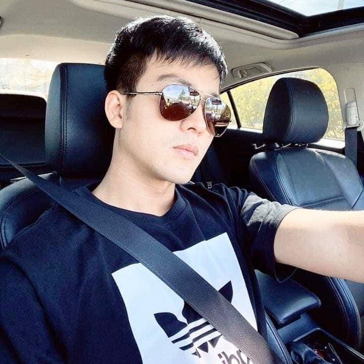 Kính mát nam Salvatore Ferragamore Brown Grey SF131S21160