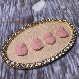 Hoa nail gắn móng tay