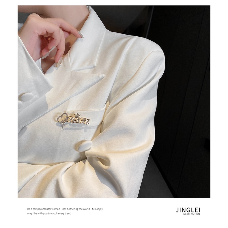 Ghim cài áo kim loại khắc chữ thời trang cho nữ