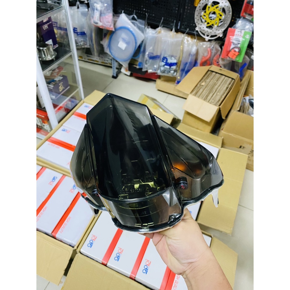 Đèn hậu ex135 5s