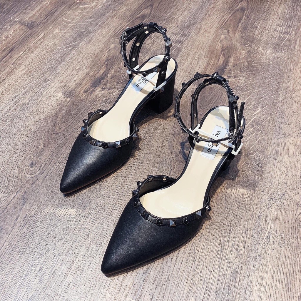 Giày sandal bít mũi viền đinh gót 7p êm chân H19