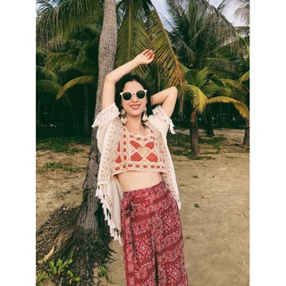 Áo croptop hai dây len móc phong cách Boho