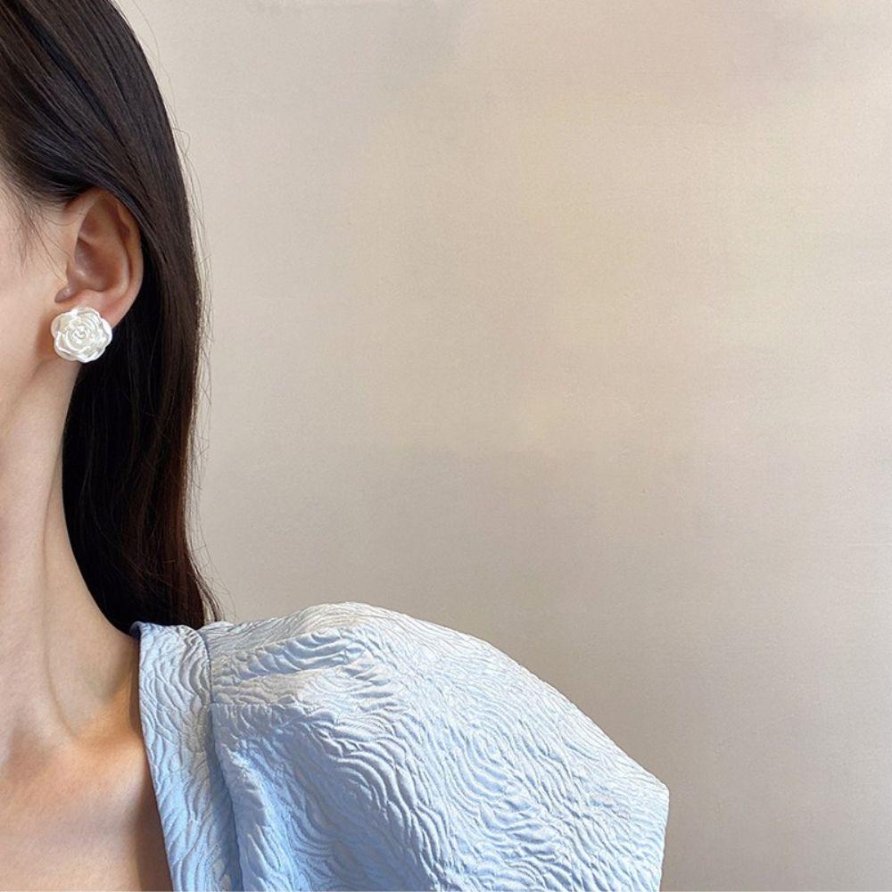 Khuyên Tai Bất Đối Xứng Sang Trọng Phong Cách Hàn Quốc
