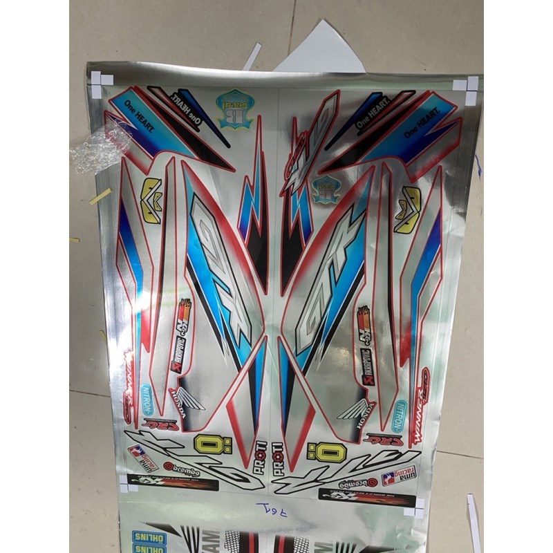 Tem chế Winner GTR Crom dán xe đỏ