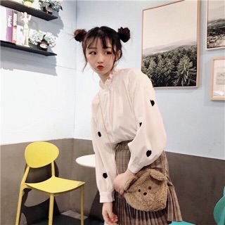 Áo sơ mi cổ bèo tay tim