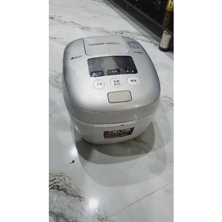 Nồi tiger màn led xoong 9 lớp