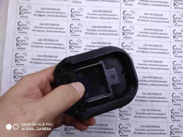 Đế chuyển hộp pin Ryobi 12v sang hộp pin Makita LXT cài đóng lại 12-14V