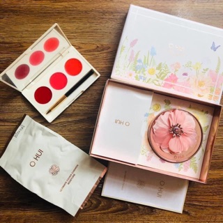 Set phấn nước Ohui hoa đào tặng kèm son