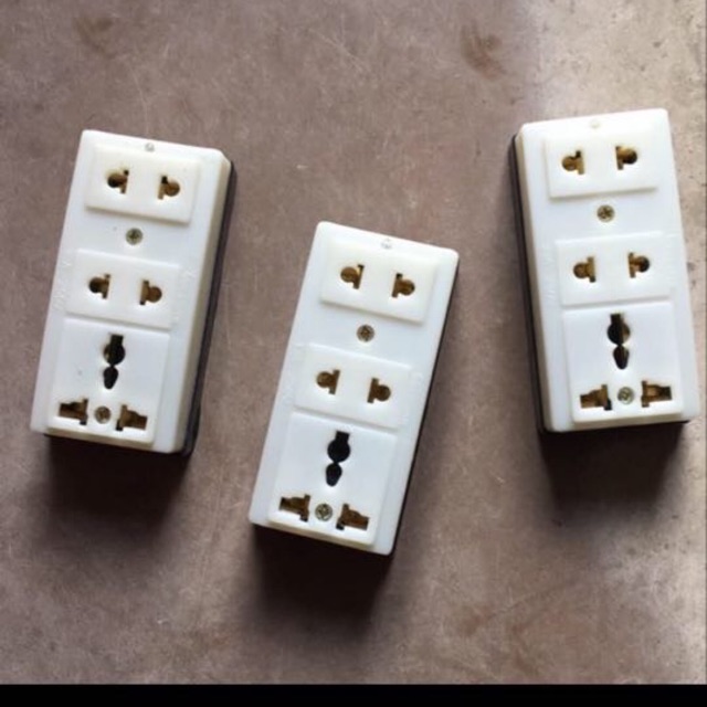 Ổ cắm 3 lỗ cắm SOPOKA