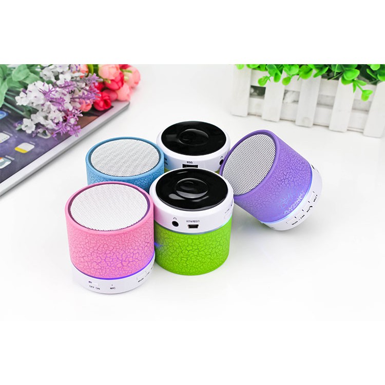 Dòng sản phẩm Loa mini A9 thời trang, hiện đại, đèn Led nháy theo nhạc, màu sắc tươi sáng