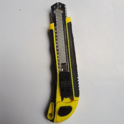 Dao dọc giấy BOSI chính hãng, có 3 lưỡi đi kèm