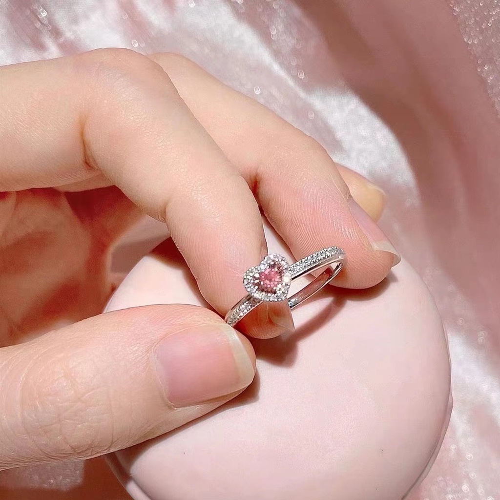 Nhẫn Hở Đính Kim Cương Hình Trái Tim Màu Hồng Sang Trọng