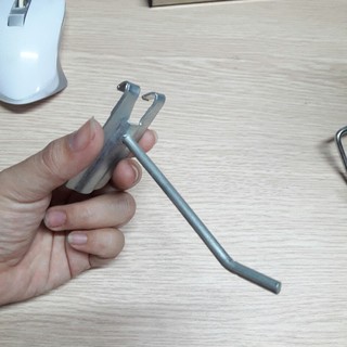 Móc đơn cài lưới mạ kẽm