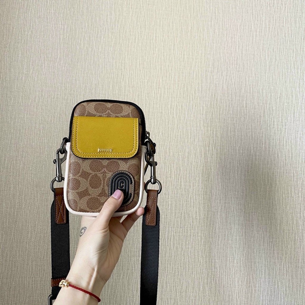 Đeo điện thoại Co ach mới