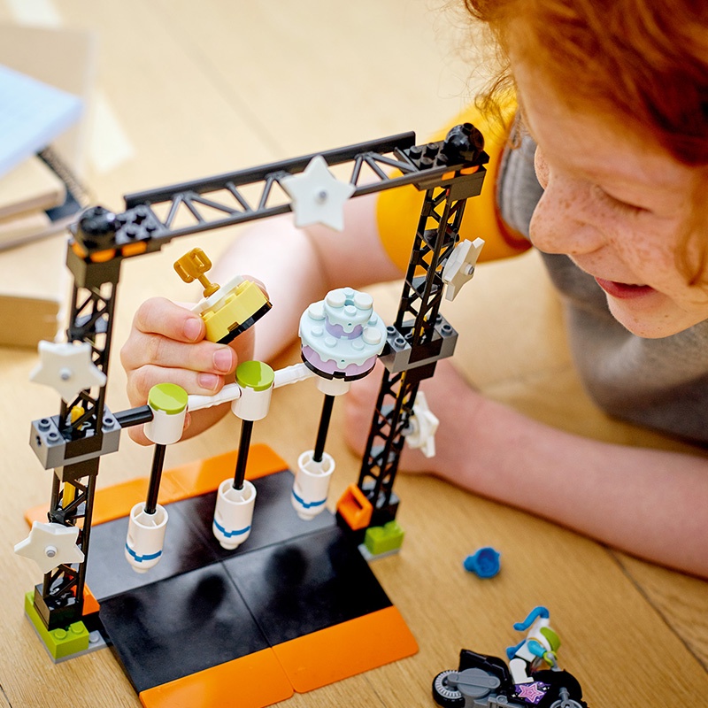 Đồ Chơi LEGO Thử Thách Vượt Búa Tạ Xoay Vòng 60341 (117 chi tiết)