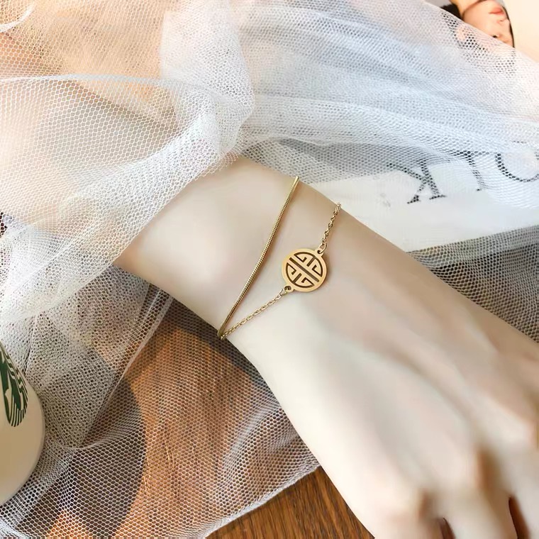 Vòng Đeo Tay Hai Lớp Xiaofu | Dây Chuyền Thép Titan Mạ Vàng 18k Mặt Hình Rắn Cá Tính