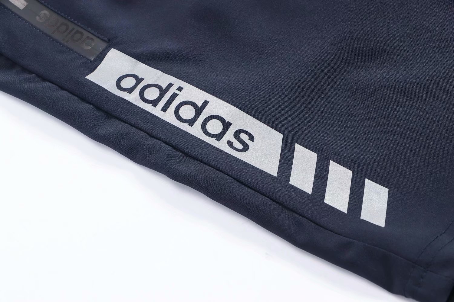 Ready Stock Original_Adidas Shorts Fashion High Quality Shorts Men Simple Casual Sport Quick Drying Shorts Outdoor Sport Running Short Pants Men's Sweatpants