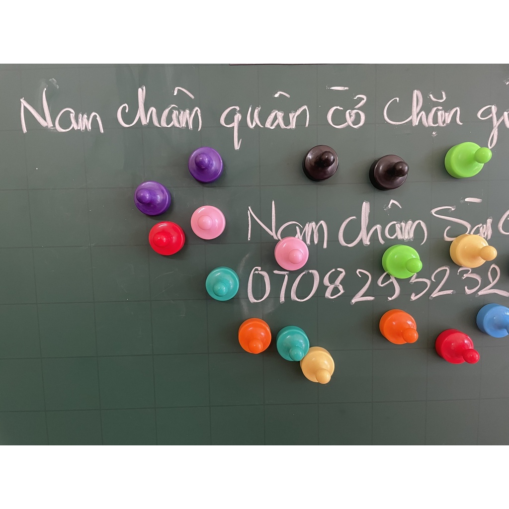 Núm chặn giấy nam châm hình quân cờ size lớn