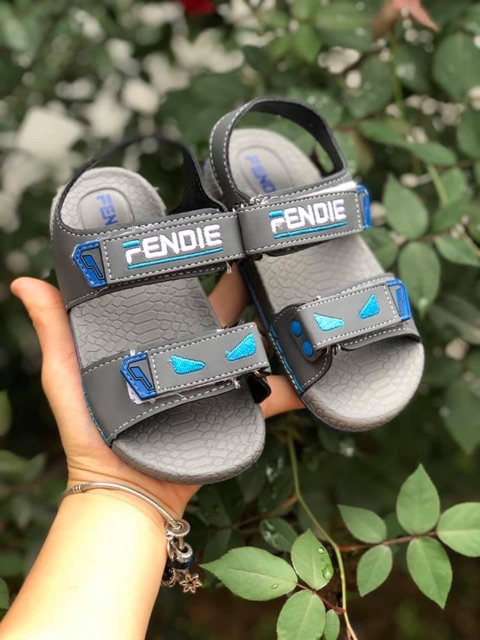 Dép siêu nhẹ bé trai