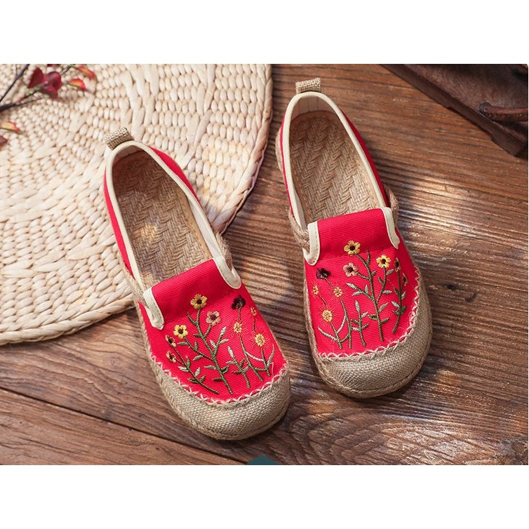 TAM30 giày vải bố thêu hoa | BigBuy360 - bigbuy360.vn